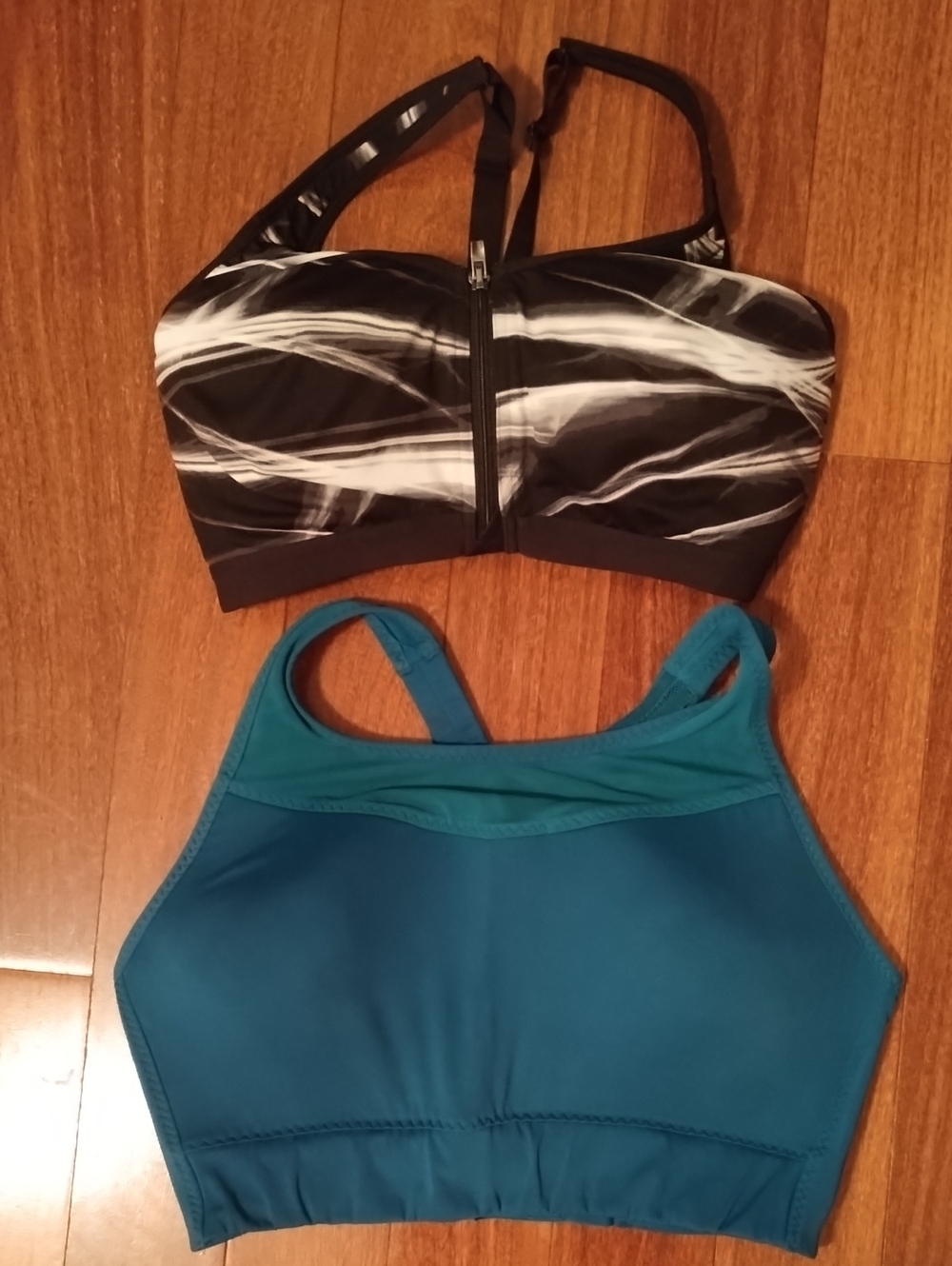 VS & Athleta Sports Bras M